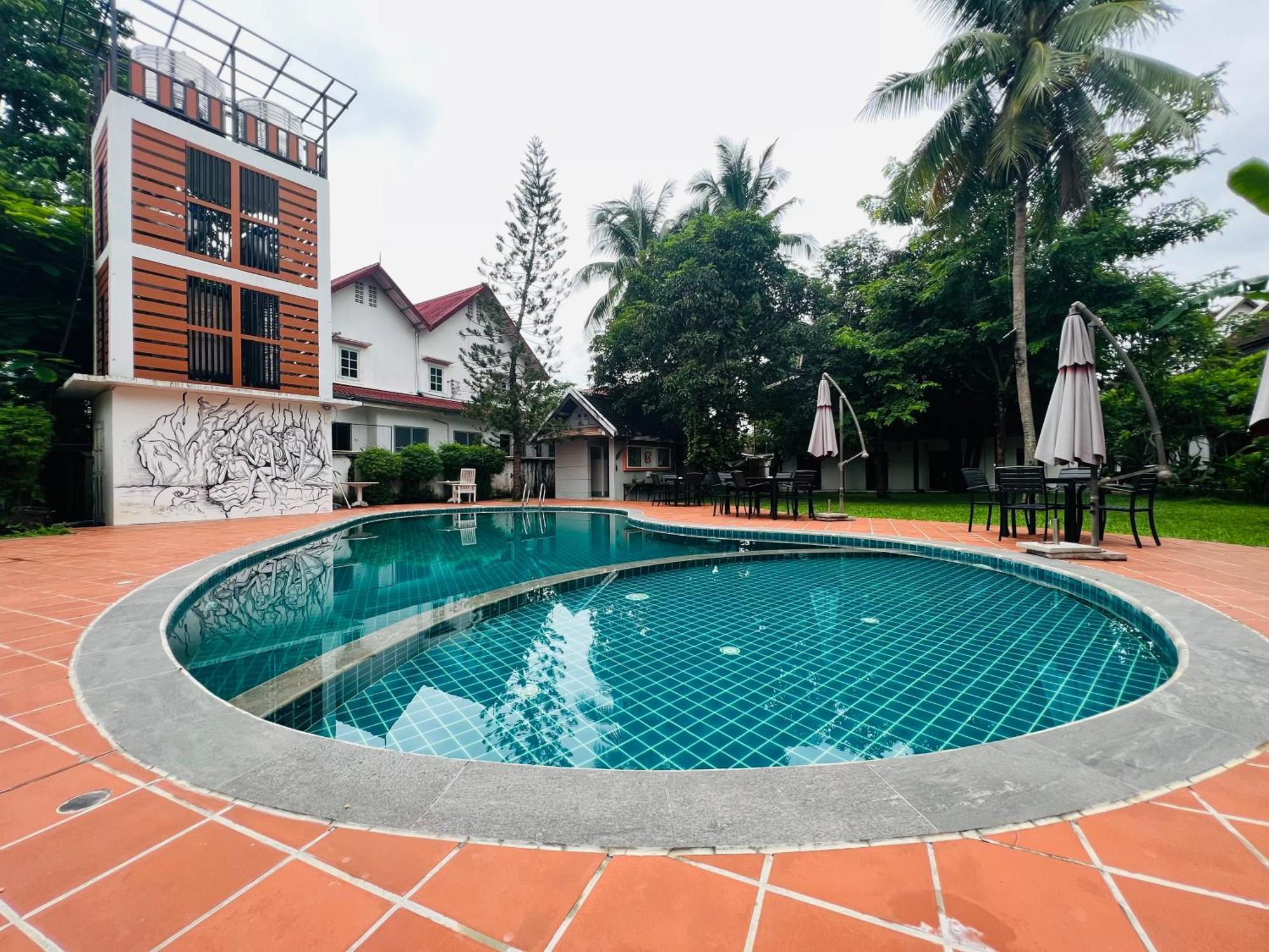 Meuangluang Hotel ルアンパバーン エクステリア 写真